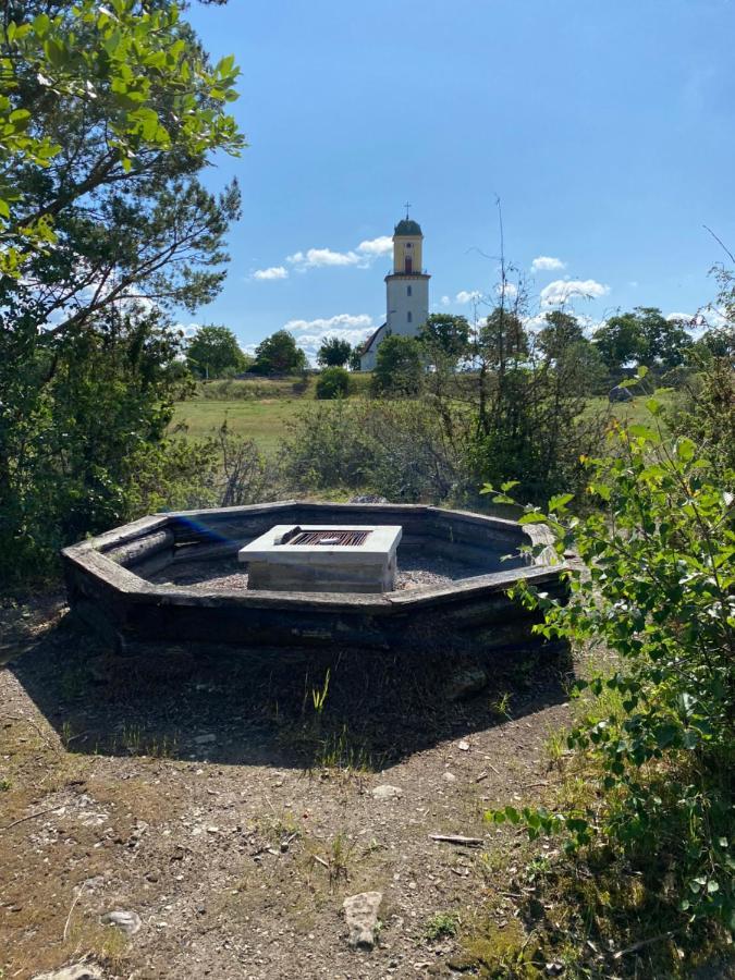 Idyliska Boende Mitt Pa Oeland Färjestaden Exterior foto